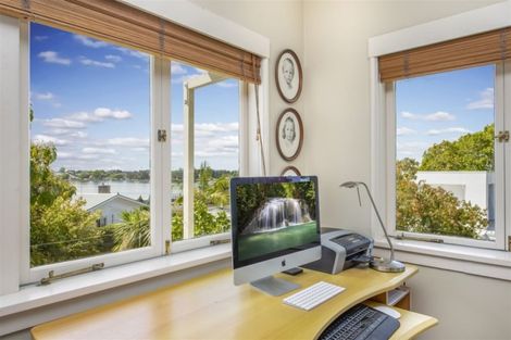 Photo of property in 131 Lake Crescent, Hamilton Lake, Hamilton, 3204