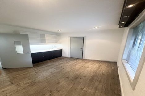 Photo of property in 307 Riccarton Road, Upper Riccarton, Christchurch, 8041