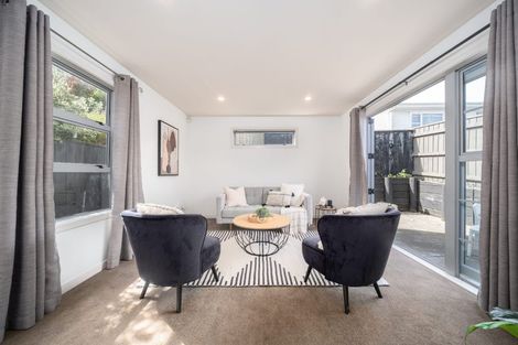 Photo of property in 18 Franklyn Road, Tawa, Wellington, 5028