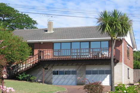 Photo of property in 4 Sandown Road, Rothesay Bay, Auckland, 0630