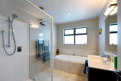 Photo of property in 355 Princes Drive, Britannia Heights, Nelson, 7010