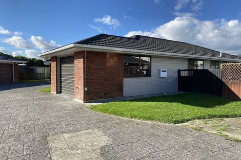 Photo of property in 2/41 Athlone Crescent, Avalon, Lower Hutt, 5011