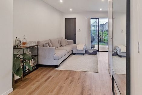 Photo of property in 30 Whai Hua Lane, Mangere Bridge, Auckland, 2022