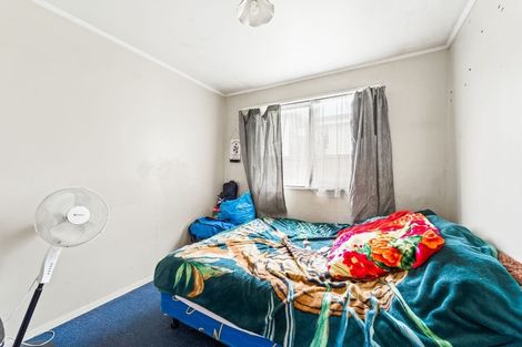 Photo of property in 11 Halloran Place, Massey, Auckland, 0614