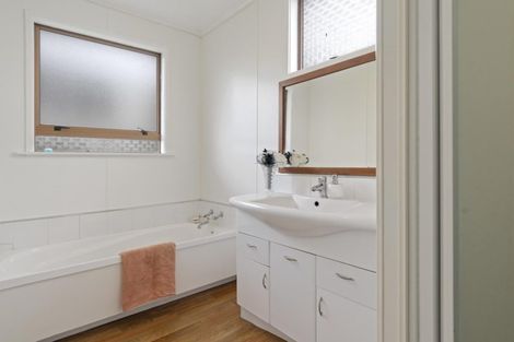 Photo of property in 2a Kaitemako Road, Welcome Bay, Tauranga, 3112