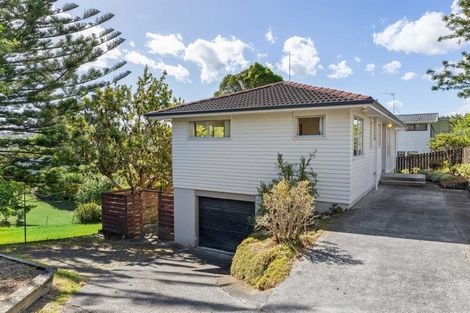 Photo of property in 3 Morriggia Place, Bayview, Auckland, 0629