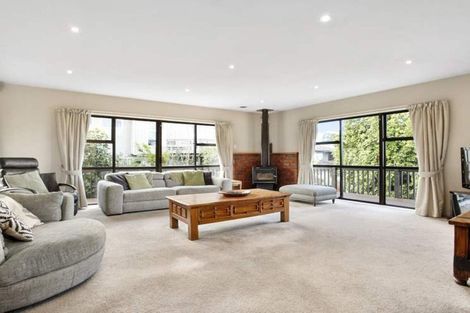 Photo of property in 1/1 Long Street, Torbay, Auckland, 0630