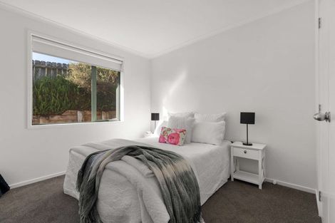 Photo of property in 36 Roy Maloney Drive, Henderson, Auckland, 0612