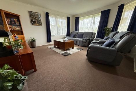Photo of property in 26 Cabeleigh Drive, Helensville, 0800