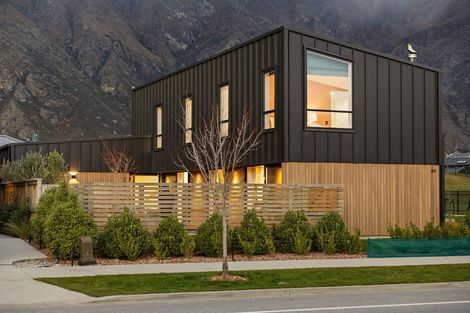 Photo of property in 69 Howden Drive, Jacks Point, 9371