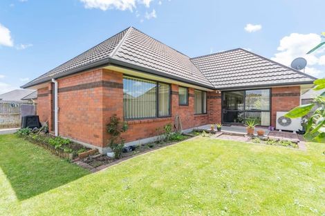 Photo of property in 19 Old Park Place, Takanini, 2112