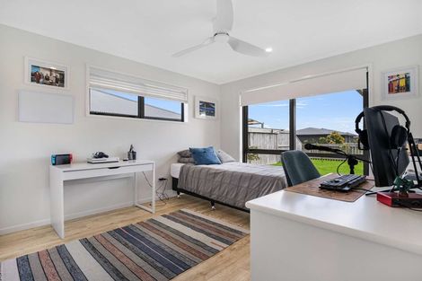 Photo of property in 6 Navy Lane, Papamoa, 3118