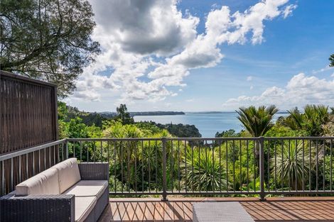 Photo of property in 64 Otitori Bay Road, Titirangi, Auckland, 0604