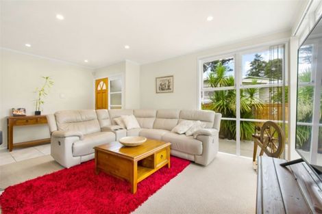 Photo of property in 8 Birdwood Road, Swanson, Auckland, 0612
