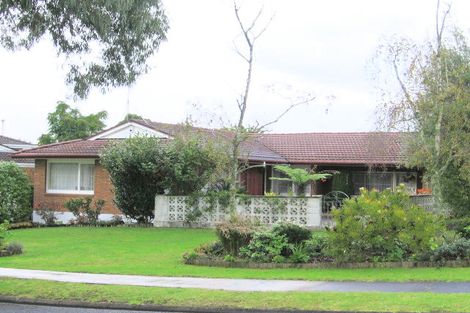 Photo of property in 31 La Perouse Street, Botany Downs, Auckland, 2010