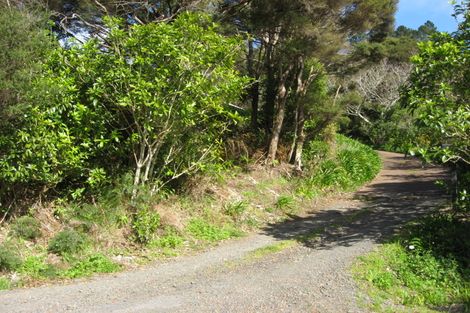 Photo of property in 18 Tui Crescent, Waiatarua, Auckland, 0604