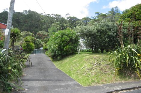 Photo of property in 28 Domain Crescent, Muriwai, Waimauku, 0881