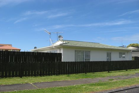 Photo of property in 1/3 Dunstall Place, Mangere Bridge, Auckland, 2022