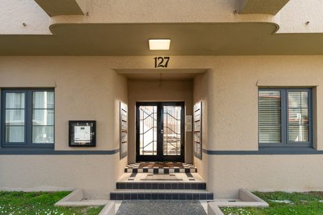 Photo of property in Westhaven Apartments, 2/127 Molesworth Street, Thorndon, Wellington, 6011