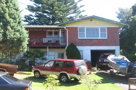 Photo of property in 11 Kelston Street, New Lynn, Auckland, 0600