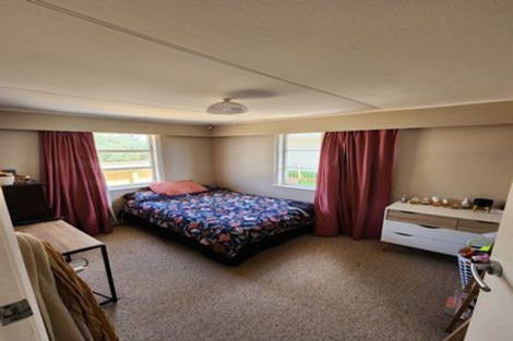 Photo of property in 4 Woburn Place, Takaro, Palmerston North, 4412