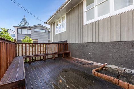 Photo of property in 7 Kaweka Street, New Lynn, Auckland, 0600