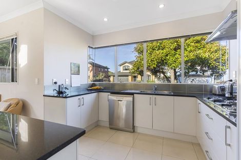 Photo of property in 76 Baverstock Road, Flat Bush, Auckland, 2016