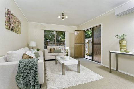 Photo of property in 2/149 Chivalry Road, Glenfield, Auckland, 0629