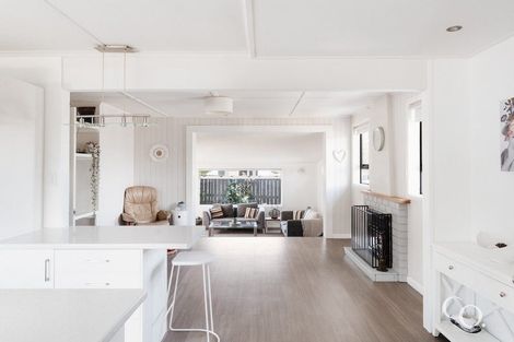 Photo of property in 22 Queen Road, Bellevue, Tauranga, 3110