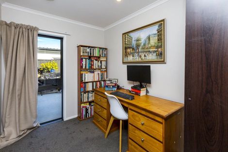 Photo of property in 24 Te Kaeaea Crescent, Wallaceville, Upper Hutt, 5018