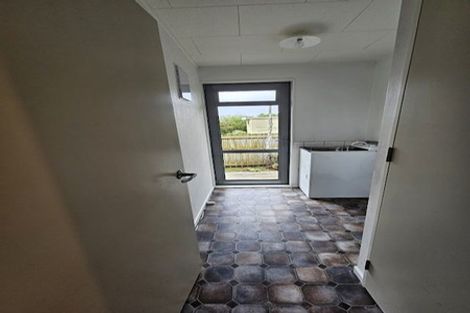 Photo of property in 71 Queenwood Road, Levin, 5510