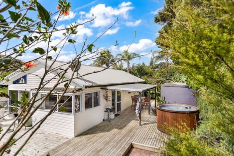 Photo of property in 11 Long Beach Road, Russell, 0202