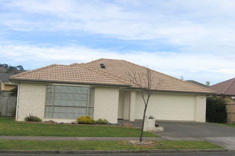 Photo of property in 39 Delmont Close, East Tamaki Heights, Auckland, 2016