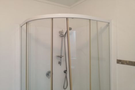 Photo of property in 2/8 Sunburst Street, Papakura, 2110