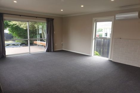 Photo of property in 37 Acacia Avenue, Upper Riccarton, Christchurch, 8041