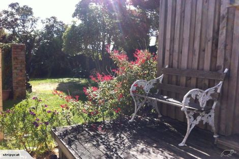Photo of property in Jugglers Rest Backpackers, 8 Canterbury Street, Picton, 7220