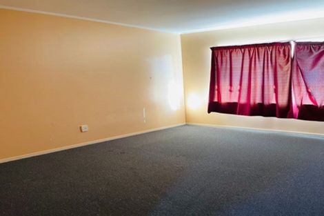 Photo of property in 422 Roscommon Road, Clendon Park, Auckland, 2103