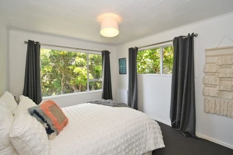 Photo of property in 17 Wonderview Road, Leigh, 0985