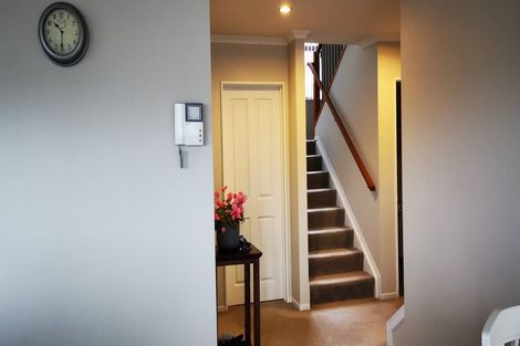 Photo of property in 34 Namsan Close, Fairview Heights, Auckland, 0632