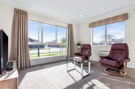 Photo of property in 12 Rotoiti Way, Poraiti, Napier, 4112