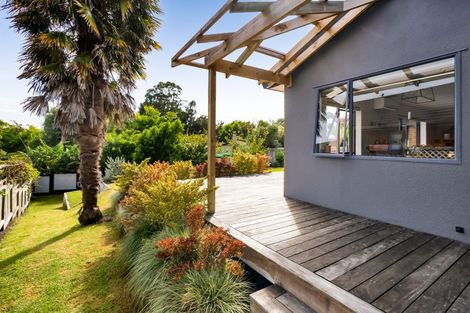 Photo of property in 19 Ashmore Drive, Frankleigh Park, New Plymouth, 4310