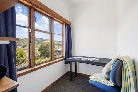 Photo of property in 87 Northland Road, Northland, Wellington, 6012