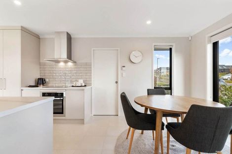 Photo of property in 26 Metoriti Crescent, Karaka, 2124