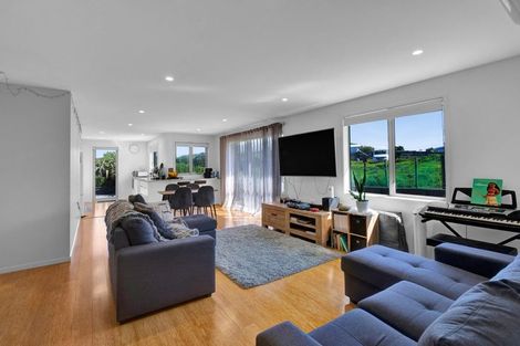 Photo of property in 8 Jersey Place, Bell Block, New Plymouth, 4312