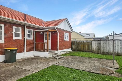 Photo of property in 52 Bell Road, Waiwhetu, Lower Hutt, 5010