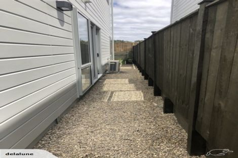 Photo of property in 40 Owen Chapman Drive, Red Beach, 0932