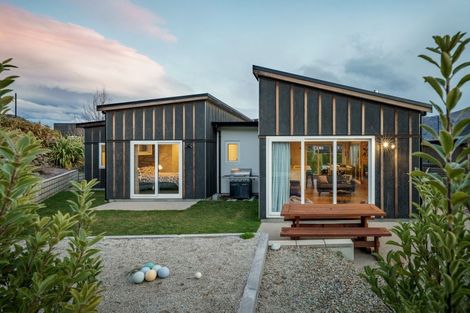 Photo of property in 21 Kapuka Lane, Wanaka, 9305