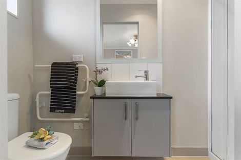 Photo of property in 2 Anna Lane, Glen Eden, Auckland, 0602