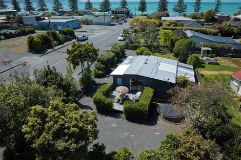 Photo of property in 17 Brighton Street, Kaikoura, 7300