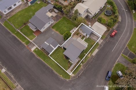 Photo of property in 6 Aputa Avenue, Te Puru, Thames, 3575